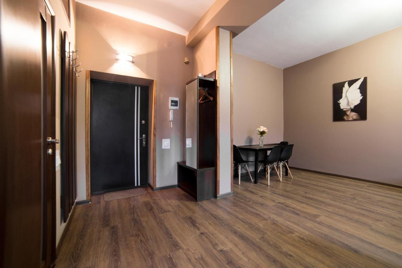 на площі митній Apartment
